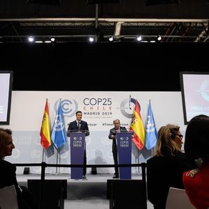 Le Premier ministre espagnol ; Pedro Sánchez (à gauche), et le secrétaire général des Nations unies, Antonio Guterres, lors d'une conférence conjointe à la COP25 de Madrid qui, mardi, est entrée dans le dur des négociations.