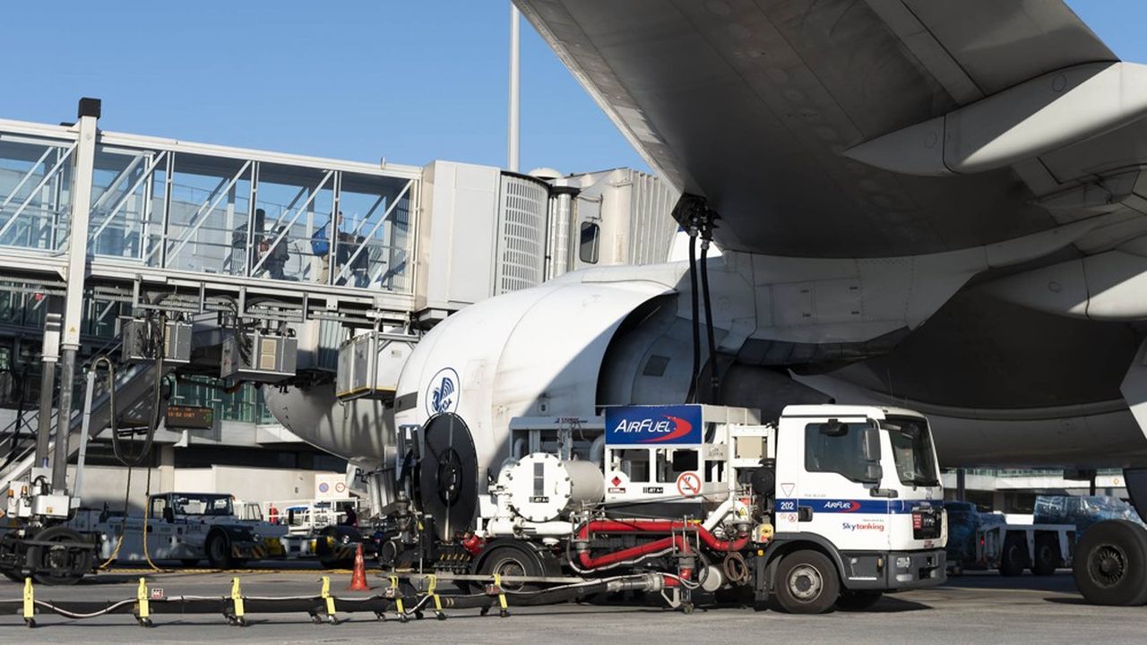 Les compagnies aériennes voudraient pouvoir injecter davantage de carburants verts dans les réservoirs de leurs avions.