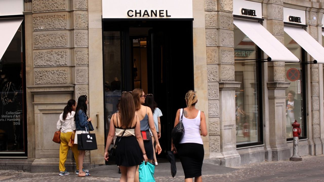 Chanel numéro un au palmarès des marques de luxe pour les 15/25, recueille les bénéfices de sa forte présence sur les médias sociaux.  