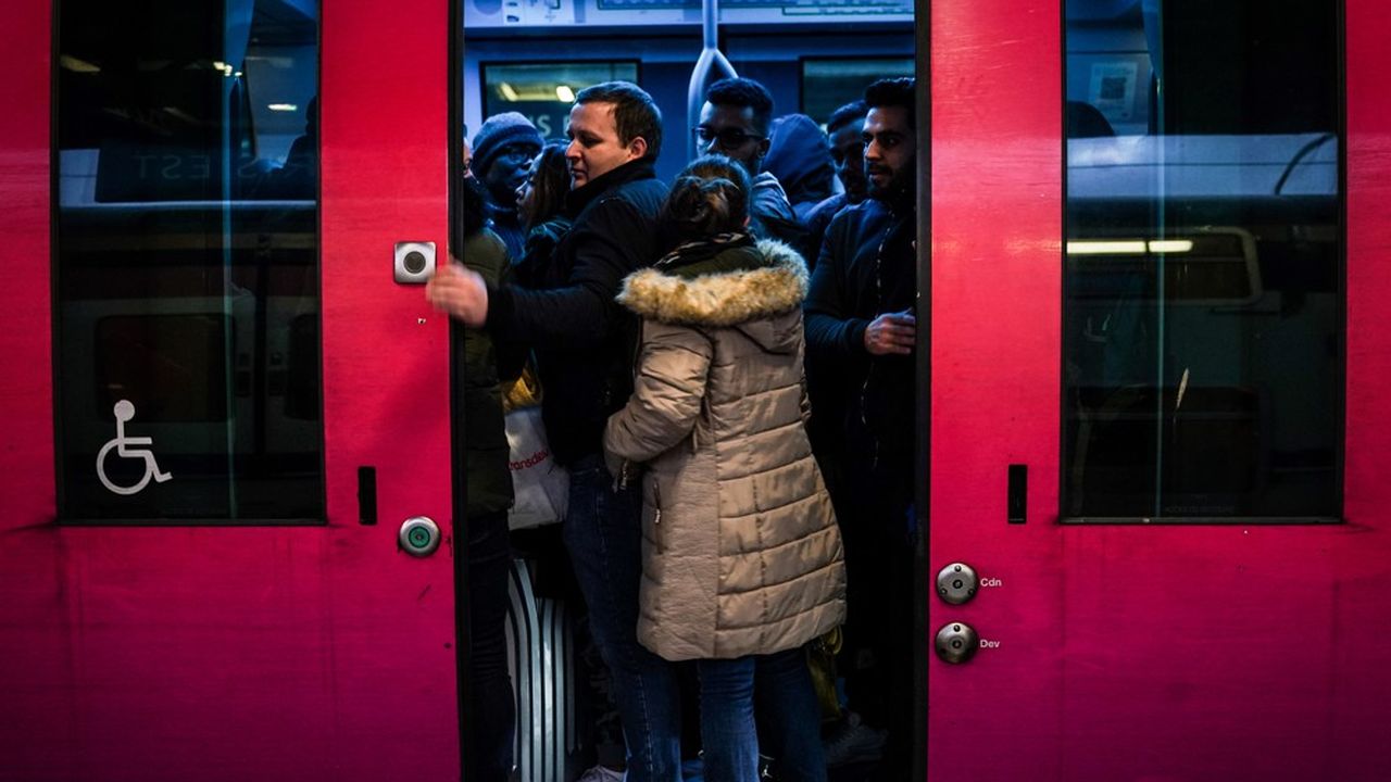 Vendredi, Edouard Philippe a demandé au patron de la SNCF Jean-Pierre Farandou de préparer un « plan de transport » précisant quels trains seraient maintenus.