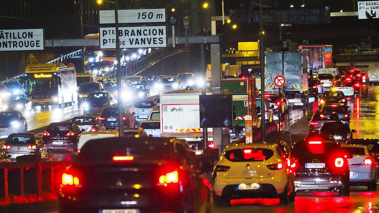 Dans la région parisienne, la circulation automobile est la première émettrice d'oxyde d'azote et la seconde émettrice de particules, créant un risque pour la santé des 11 millions de Franciliens.