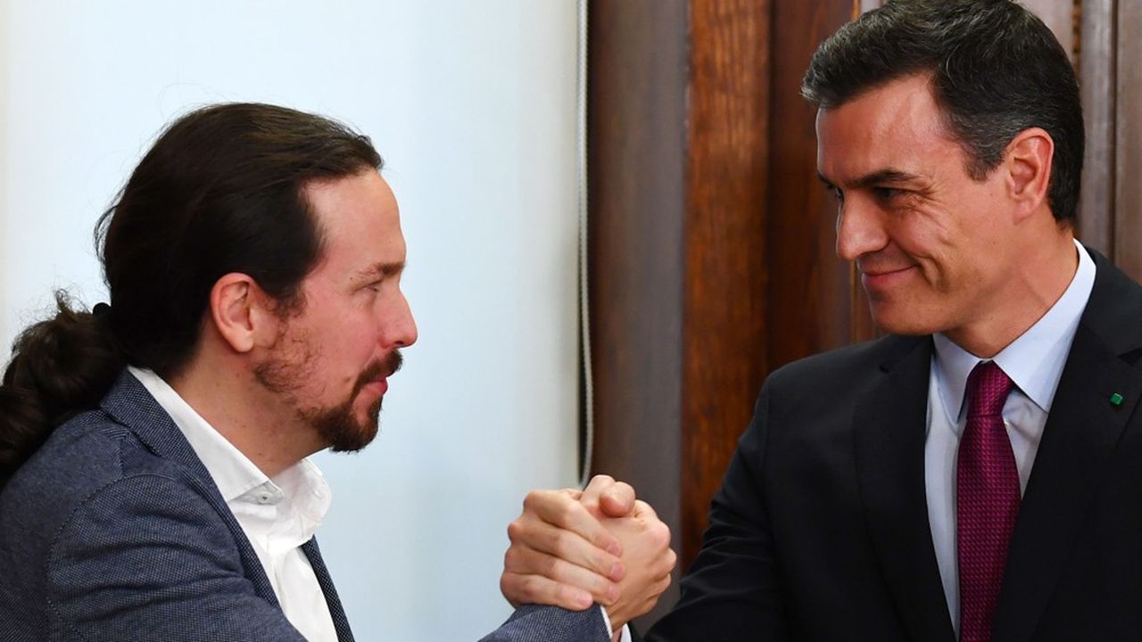 Le socialiste Pedro Sánchez prend la tête d'un gouvernement de coalition progressiste et confiera la vice-présidence aux Affaires sociales au chef de Podemos, Pablo Iglesias.