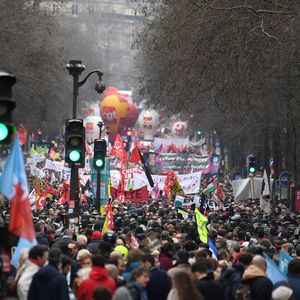 La manifestation parisienne entre République et Saint-Augustin, près de la gare Saint-Lazare, a démarré vers 14 heures.