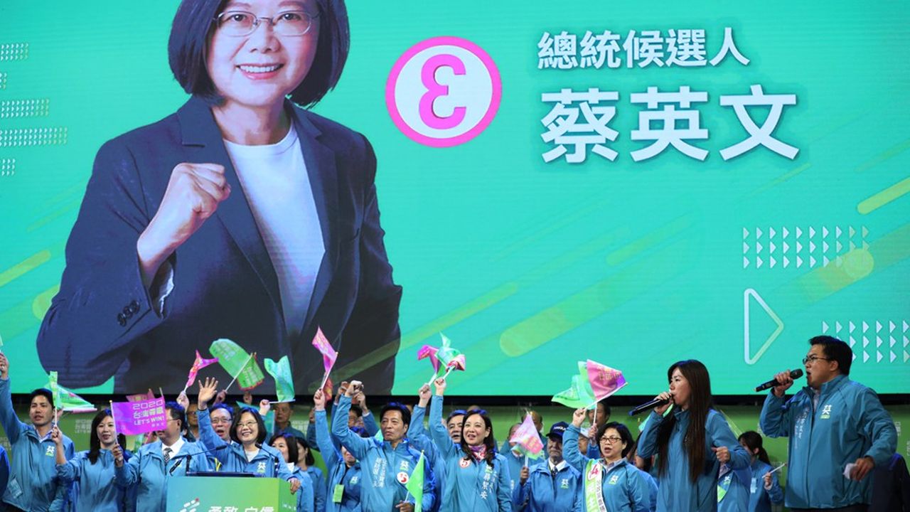 La présidente sortante Tsai Ing-wen a réussi à transformer la présidentielle en un référendum sur l'identité et la souveraineté de Taïwan.