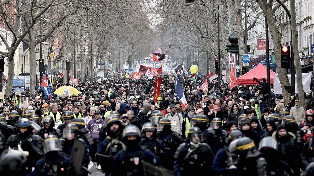 Plusieurs milliers de personnes ont de nouveau défilé à Paris ce samedi contre le projet de réforme des retraites.