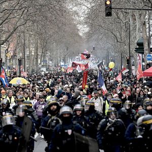 Plusieurs milliers de personnes ont de nouveau défilé à Paris ce samedi contre le projet de réforme des retraites.