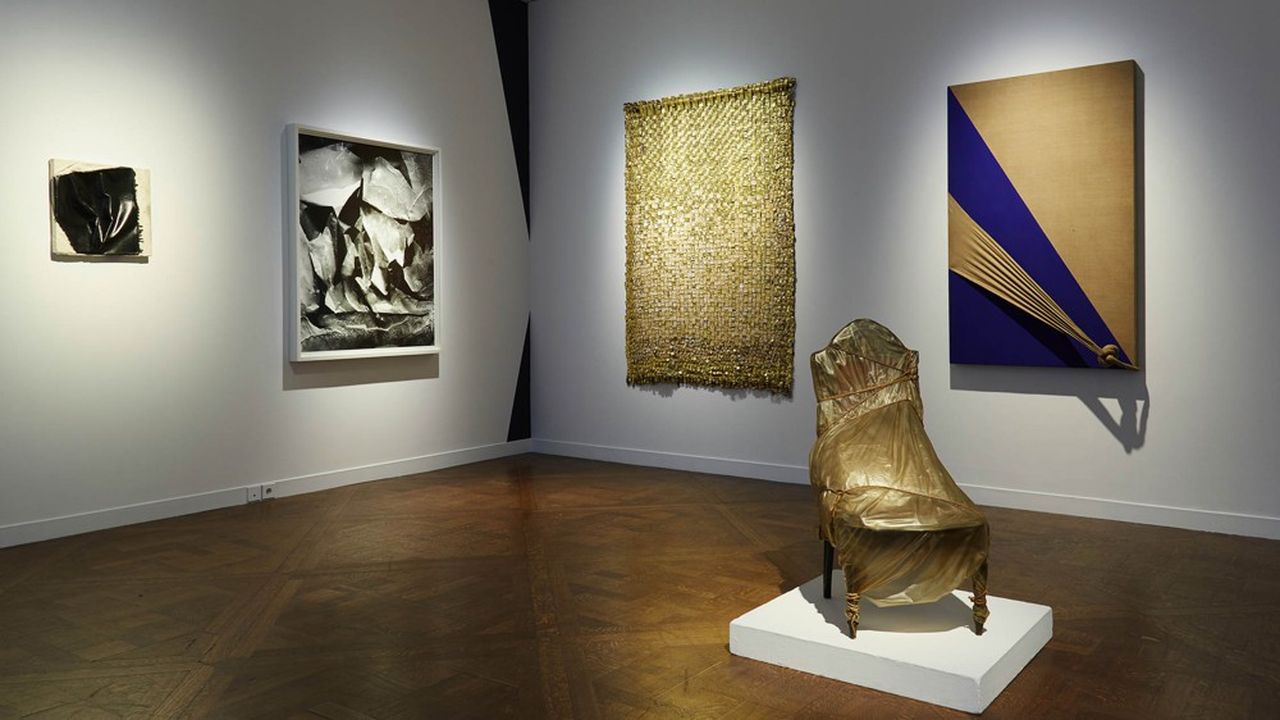 Jusqu'au 19 janvier, Christie's Paris propose l'exposition La vie dans les plis.