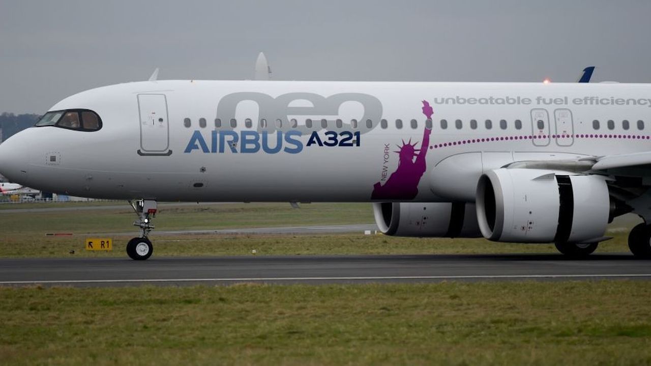 Lancé dans les airs en février 2016, le plus grand membre de la famille A320 peut accueillir jusqu'à 240 passagers.