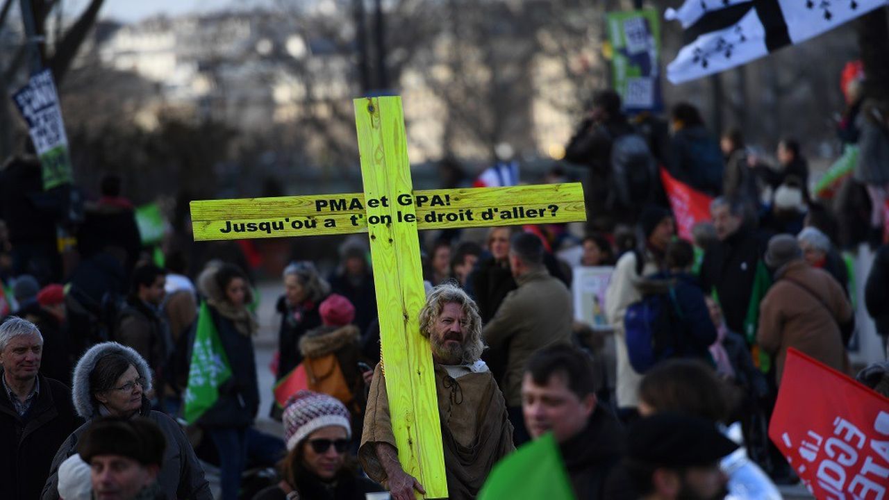 Le ministère de l'Intérieur a comptabilisé 41.000 manifestants ce dimanche à Paris. Des chiffres « fantaisistes » selon les organisateurs.