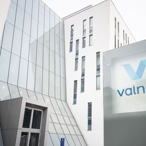 La société française Valneva, basée à Nantes, est spécialisée dans les vaccins pour les voyageurs,.