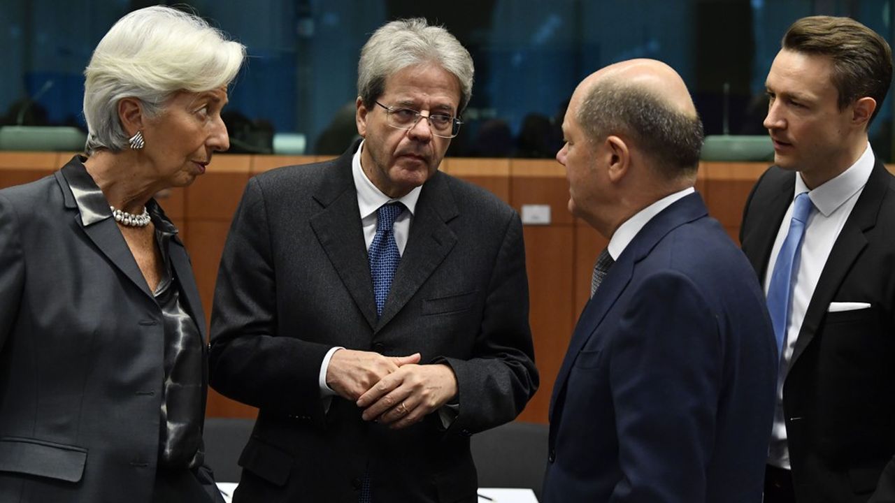 Paolo Gentiloni, commissaire européen à l'Economie, veut que les règles budgétaires européennes évoluent pour « faciliter des investissements verts authentiques ». (Photo by JOHN THYS/AFP)