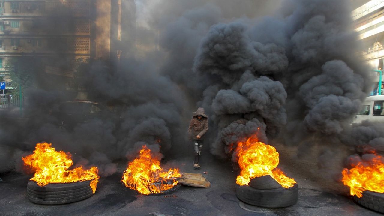L'annonce d'un nouveau gouvernement libanais n'a pas calmé la colère des manifestants, qui brûlaient des pneus à Beyrouth ce mercredi.