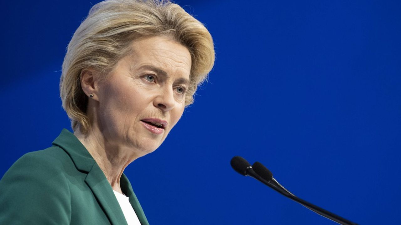 Ursula von der Leyen, présidente de la Commission européenne, prononce un discours lors du cinquantième forum économique mondial.