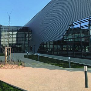 La nouvelle usine de 20.000 m² près de la gare Valence-TGV représente un investissement de 20 millions d'euros.