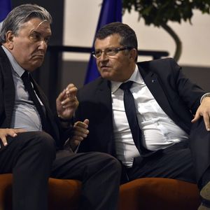Jean Paul Fournier, à gauche, et son premier adjoint, Franck Proust, en octobre 2014.
