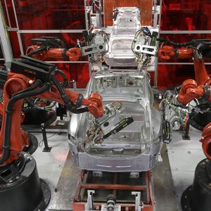 Selon le groupe, les couacs qui ont accompagné la mise en production de la Model 3 dans l'usine californienne de Fremont, en 2018, font partie du passé.