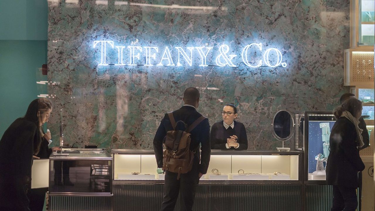 Tiffany a dégagé un chiffre d'affaires de 4,4 milliards de dollars lors de son dernier exercice, en progression de 6,5 % sur un an.