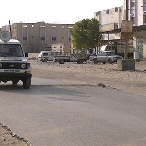 Des combattants d'Al Qaida parcourent les rues d'une ville du Yémen en donnant des ordres par haut-parleur aux habitants pour qu'ils se conforment à la charia sous peine de mort.