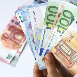 L'euro perd 3,2 % par rapport au dollar depuis le début de l'année