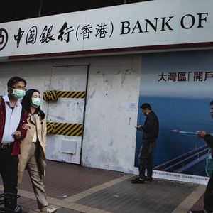 La Chine désinfecte les billets de banque pour éviter la propagation du coronavirus