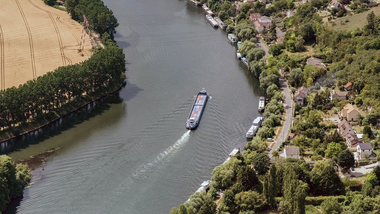 La navigation fluviale se redresse en France, avec une croissance de 10 % l'an dernier. Le futur canal vers le Benelux pourrait doper la croissance après 2028. 