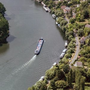 La navigation fluviale se redresse en France, avec une croissance de 10 % l'an dernier. Le futur canal vers le Benelux pourrait doper la croissance après 2028. 