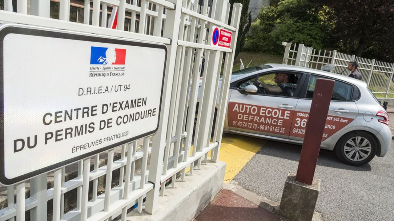 Le Premier ministre, Edouard Philippe, a annoncé en mai 2019 une série de mesures visant à réduire le prix du permis de conduire de 30 %.