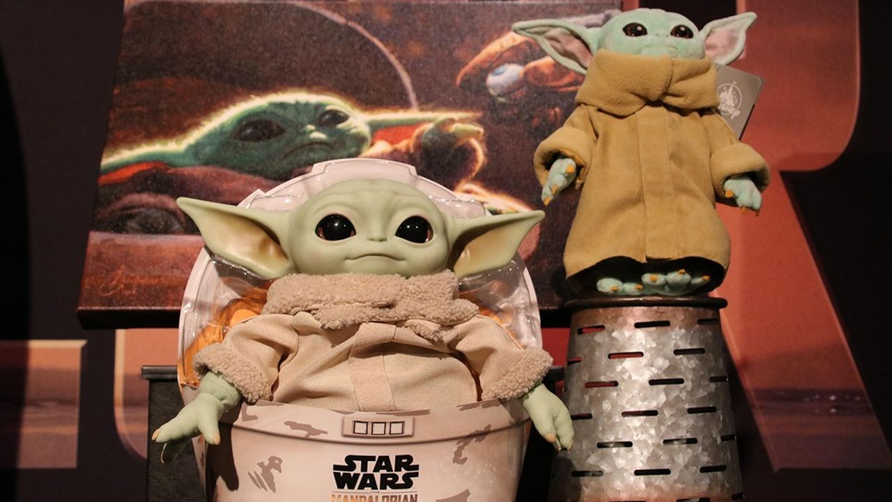 La peluche Baby Yoda et les produits dérivés de ce personnage culte de la série « The Mandalorian » de Star Wars ont été présentés jeudi à New York par Disney.