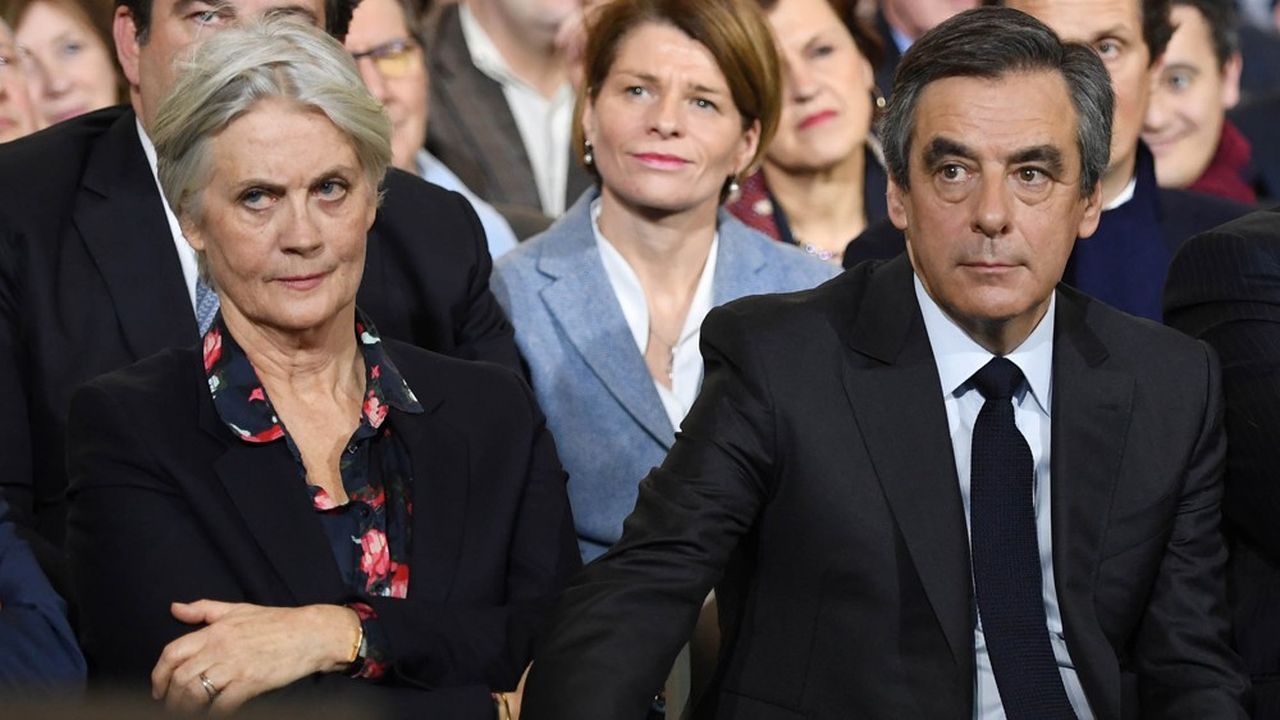 Du 24 février au 11 mars, François Fillon sera jugé aux côtés de son épouse, Penelope, et de son ancien suppléant, Marc Joulaud, pour, notamment, détournement de fonds publics. (Photo by Eric Feferberg/AFP)