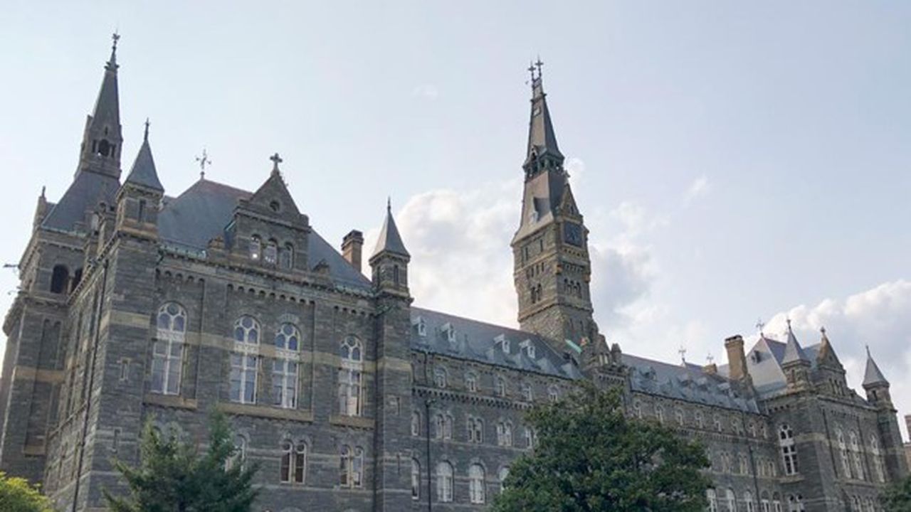 Des célébrités, comme l'actrice Felicity Huffman, auraient notamment payé pour que leurs enfants réussissent les tests d'entrée dans les prestigieuses universités américaines, comme ici à Georgetown, près de Washington.