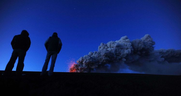 la nature volcanique de l'île fait la une mondiale en 2010 avec l'éruption de l'Eyjafjallajökull.