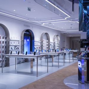 Huawei a inauguré ce jeudi à Paris son premier « flagship store» en France et son cinquième en Europe. 