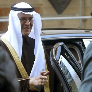 Le ministre de l'Energie d'Arabie saoudite, le prince Abdelaziz ben Salmane, à son arrivée au siège de l'Opep à Vienne jeudi.
