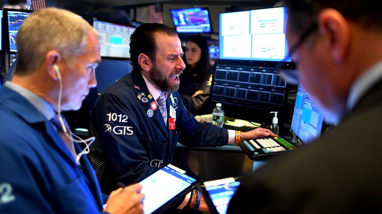 Signe de la grande tension qui règne sur les marchés, le VIX, surnommé « l'indice de la peur », qui mesure la volatilité des actions, flambe et dépasse les 50 points.