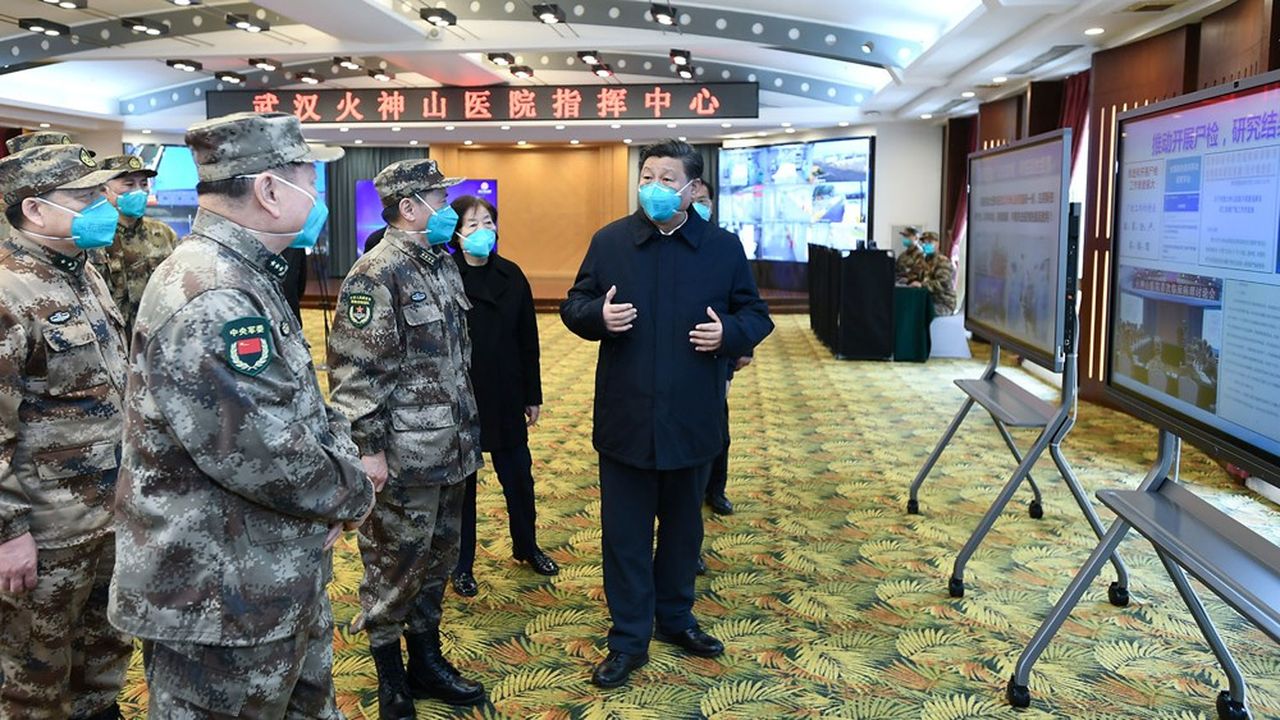 Chinese President Xi Jinping learns about the hospital's operations, treatment of patients, protection for medical workers and scientific research at the Huoshenshan Hospital in Wuhan, China March 10, 2020.