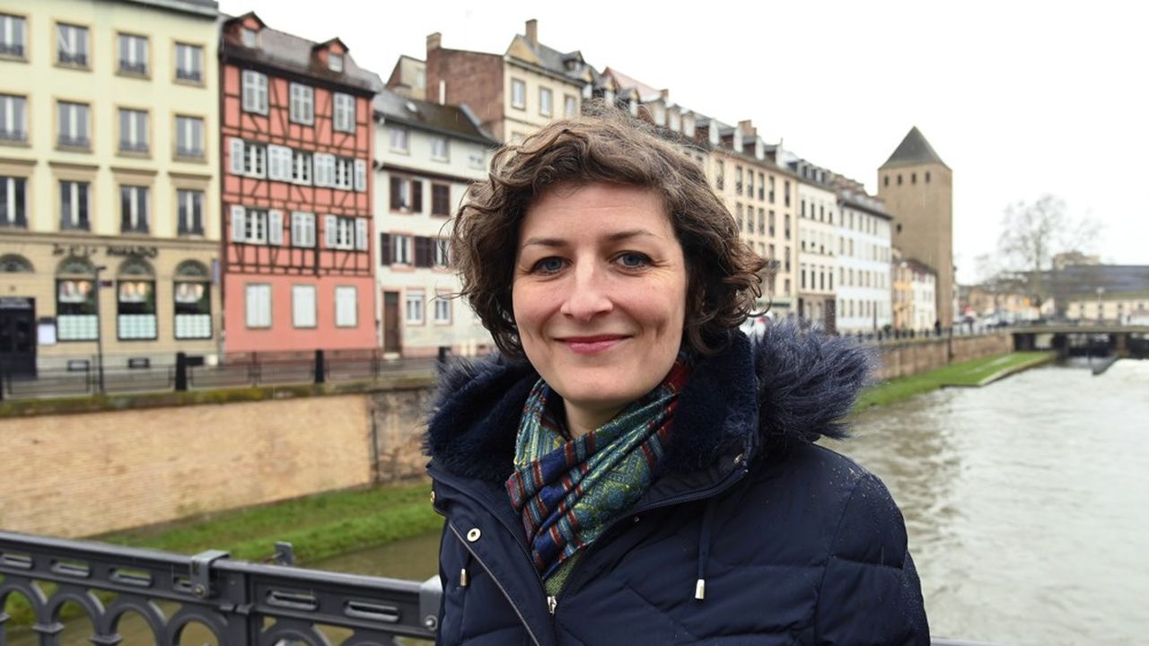 La candidate de 39 ans, Jeanne Barseghian, conseillère en environnement de métier, et conseillère municipale sortante, défend un programme dans la lignée écologique.