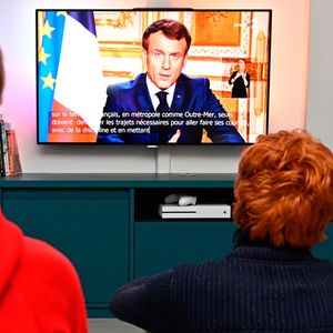 Plus de 35 millions de personnes ont suivi l'allocution d'Emmanuel Macron sur l'intégralité des chaînes qui la diffusaient (TF1, France 2, France 3, M6, C8, TMC, L'Equipe, BFMTV, LCI, CNews et franceinfo) lundi soir.
