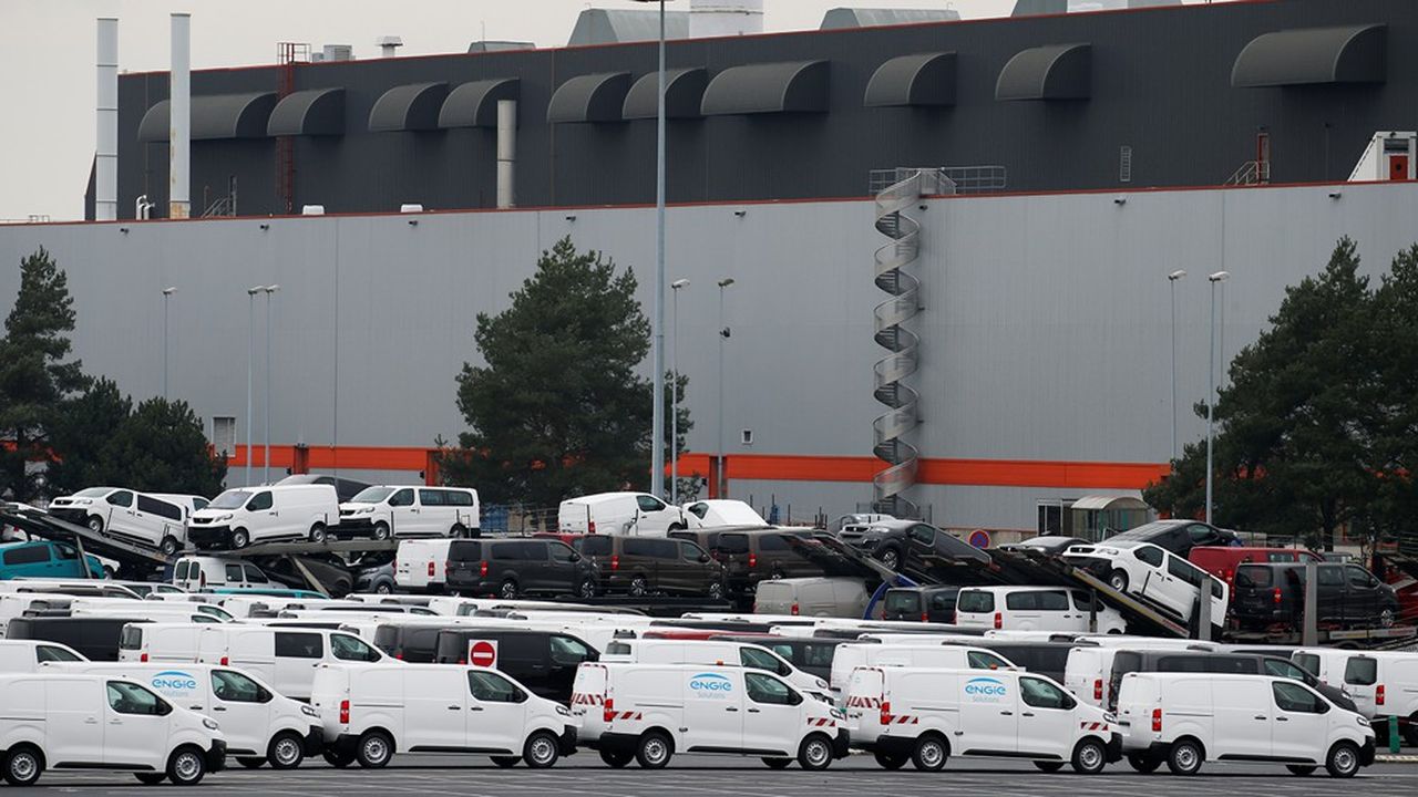 Les fermetures d'usines dans le monde comme ici à Hordain en France pour PSA pourraient coûter cher en termes d'emplois selon l'OIT