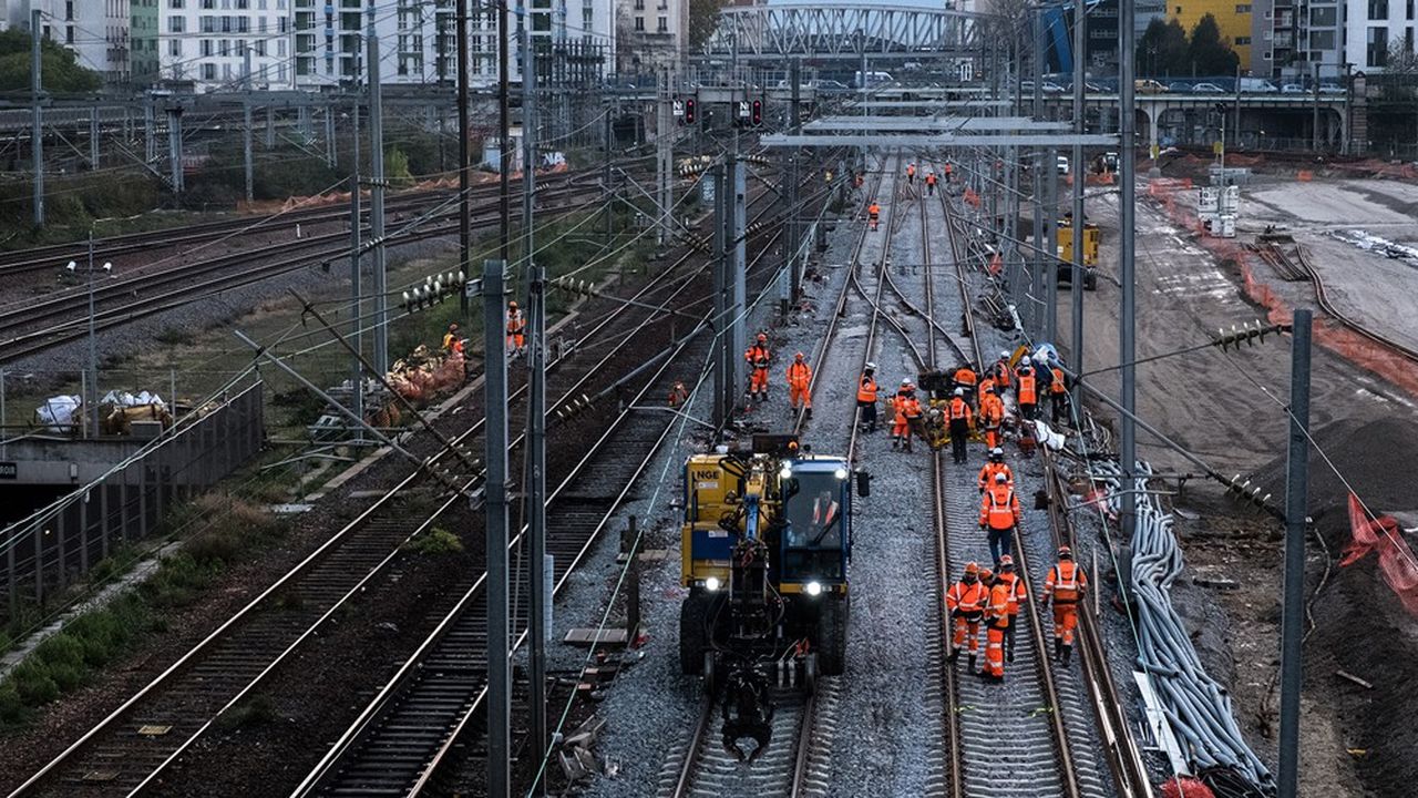 Depuis quelques années, la SNCF s'efforce de rattraper son retard en matière de rénovation des voies ferrées. Objectif, garder des vitesses commerciales inchangées sur les grandes lignes et éviter de fermer les petites.