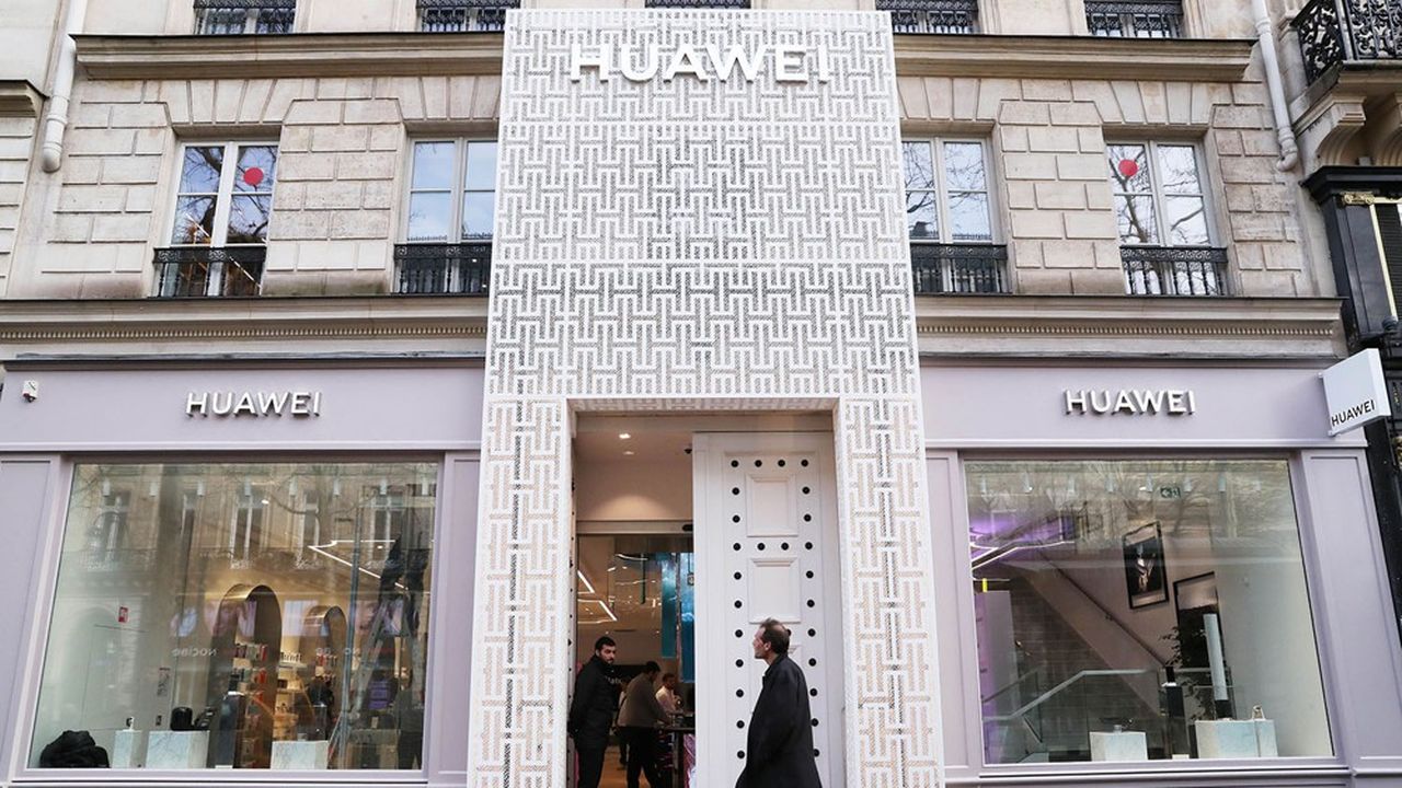 Début mars, Huawei a inauguré sa nouvelle boutique, dans le quartier parisien de l'Opéra.