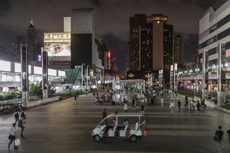Shenzhen, qui se veut un modèle de ville intelligente ultra-connectée, a imposé l'électrification des transports.