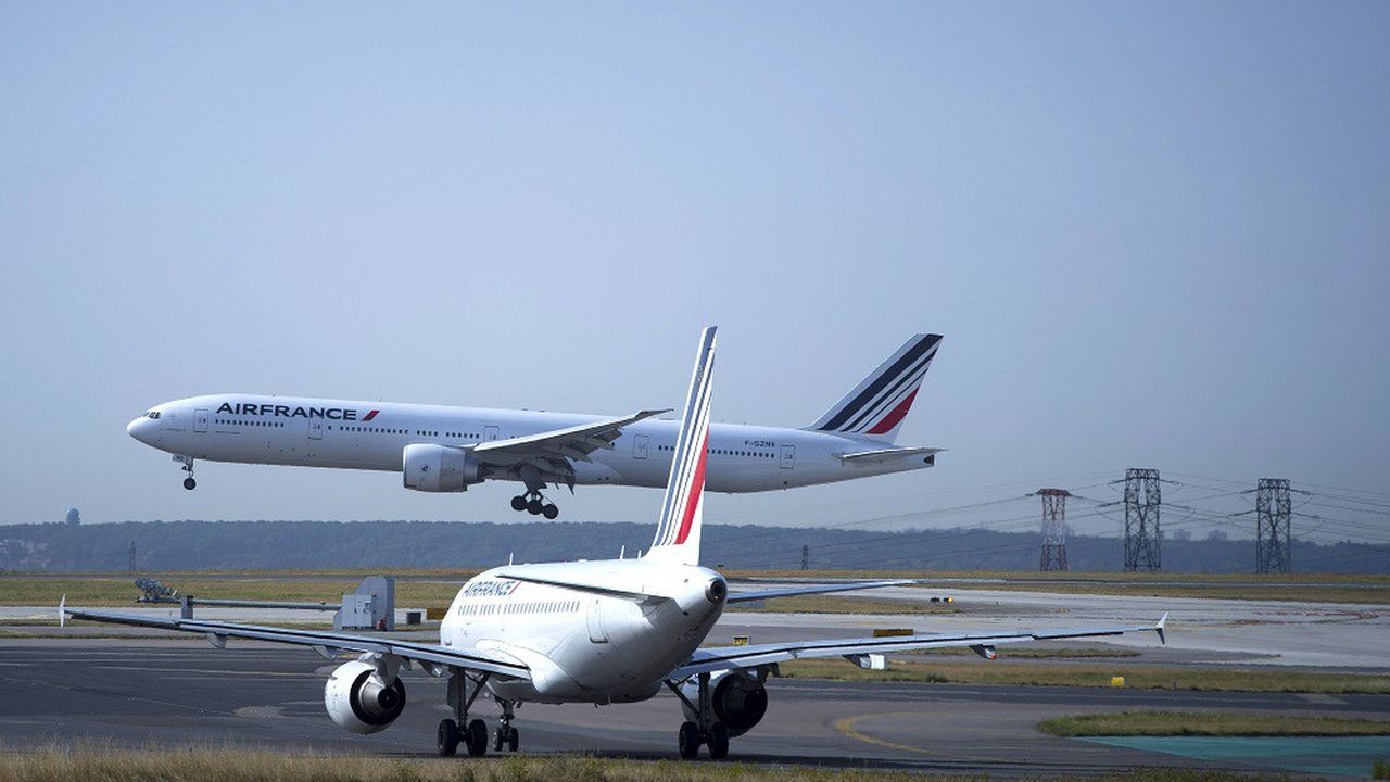 Le secrétaire d'Etat aux Transports Jean-Baptiste Djebbari a salué le « travail extraordinaire que fait Air France » pour rapatrier les Français bloqués à l'étranger.