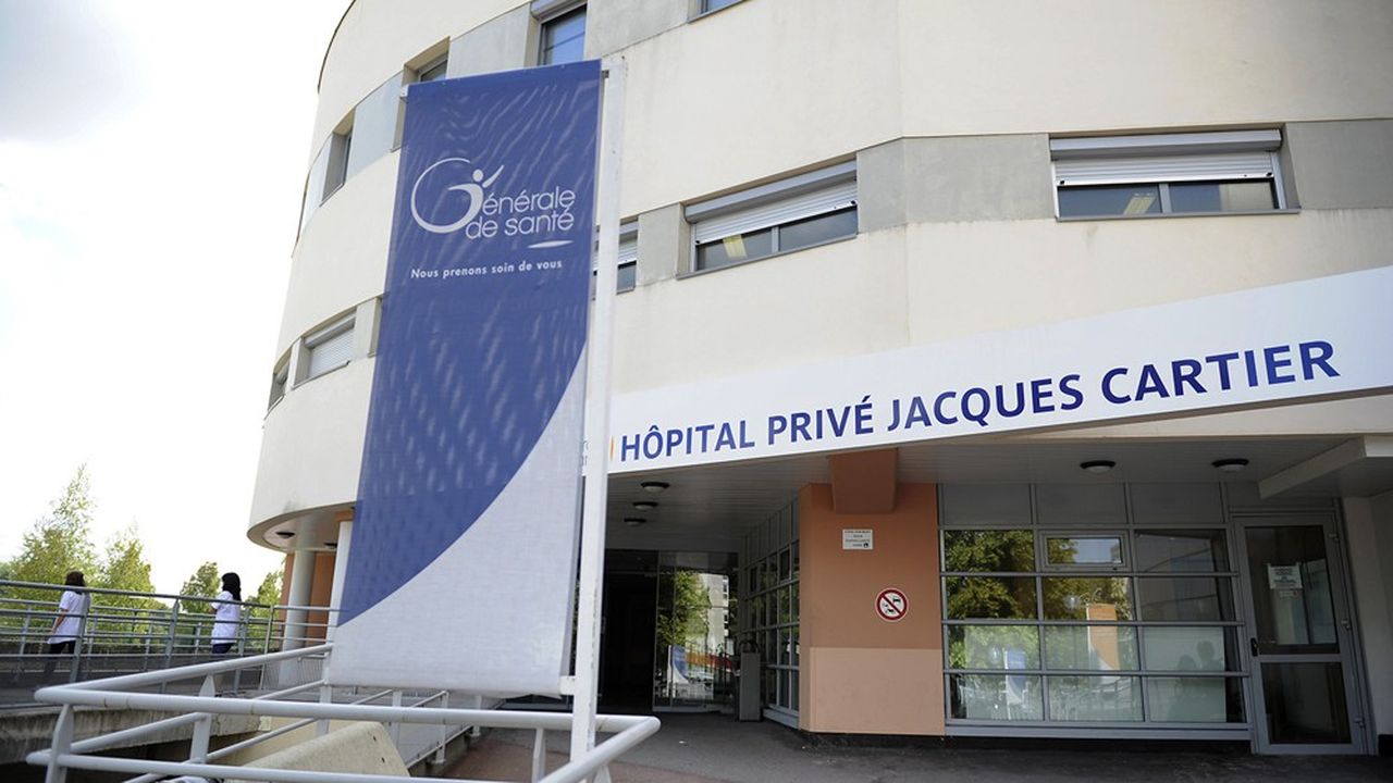 L'hôpital Jacques Cartier de Massy, dans l'Essonne, a comme une quarantaine d'autres établissements de Ramsay Santé multiplié le nombre de lits en réanimation afin d'accueillir des patients Covid-19.