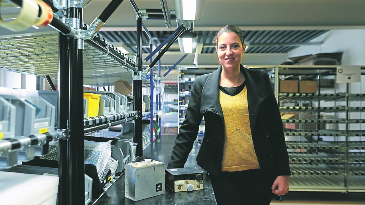 Florence Robin, présidente et cofondatrice de Limatech, dans l'atelier de fabrication de la société à Toulouse.