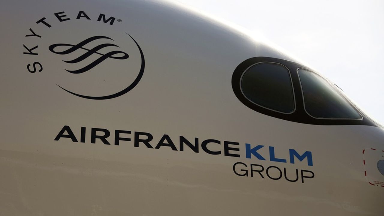 Air France-KLM a immobilisé l'essentiel de sa flotte et n'opère plus que quelques vols cargo et de rapatriements.