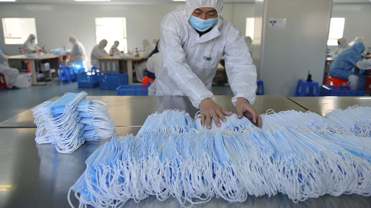 Les usines chinoises de production de masques tournent à plein régime pour satisfaire la demande étrangère notamment européenne et américaine.