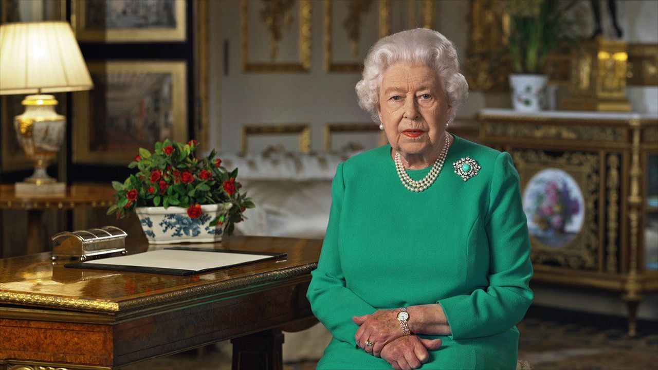 C'est seulement la quatrième fois de son règne que la Reine s'adresse aux Anglais de la sorte.
