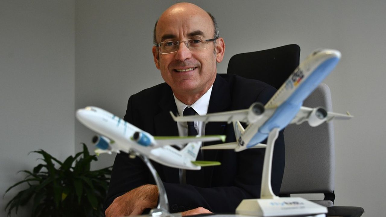 Pour le président de l'Union des aéroports français, Thomas Juin, le gouvernement doit supprimer les taxes sur les billets d'avion finançant d'autres secteurs que le transport aérien.