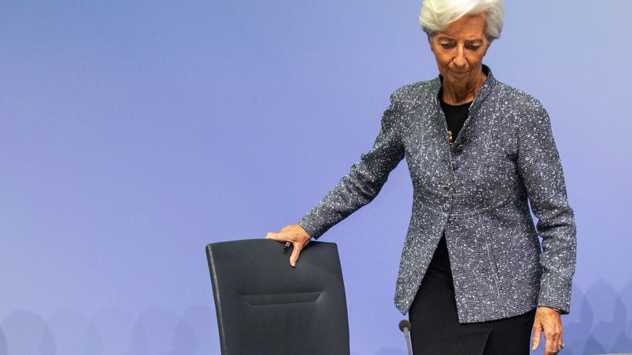 Christine Lagarde a écarté, jeudi sur France Inter, l'idée d'une annulation globale des dettes des Etats liées à la gestion de la pandémie. Elle a par ailleurs souligné qu'il faudrait « beaucoup plus de temps » que deux, trois, cinq ou dix ans pour que les Etats de la zone euro sortent de cet endettement.