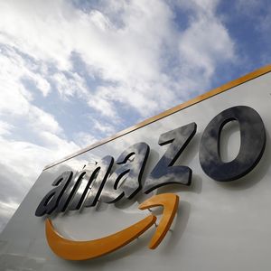 Amazon employait 800.000 personnes début 2020 dans le monde.